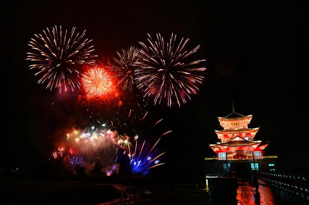 烟火中的防城港太香啦！三月三一起夜夜夜夜夜