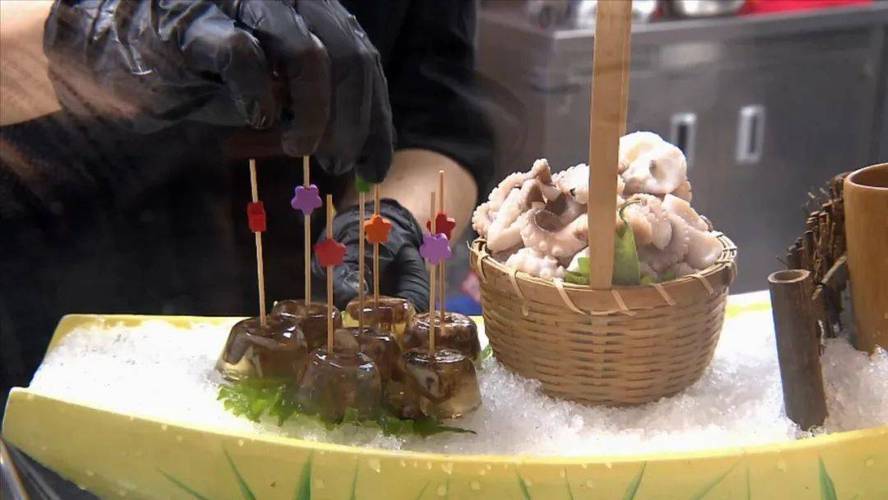 厦门惊现江西版"年味博物馆"打糍粑吃村宴，穿越80年代烟火江湖