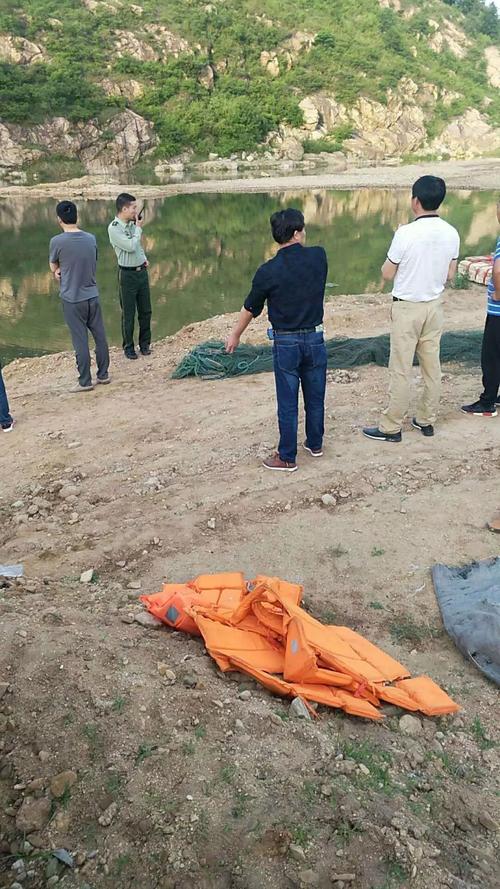 太痛心了！男子洗浴后返工地遇车祸截瘫，获赔300余万引热议!
