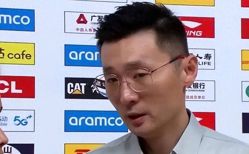 刘炜太难了！狂输37分，山东现场球迷大喊3个字，场面尴尬极了