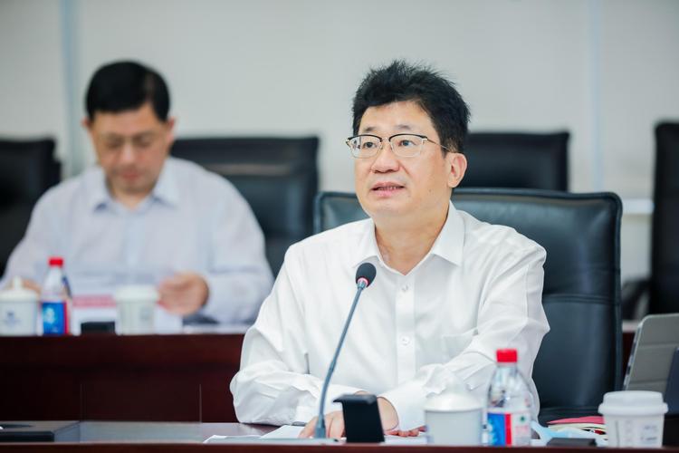 兴业银行董事长吕家进：现在银行的钱是一块一块的挣、日常工作要一毛一毛的省