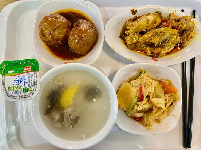 九天不重样的午餐，每顿三菜一汤，营养搭配合理，味道鲜美