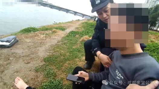 “没有什么比生命更重要！槐荫公安民警深夜救下轻生男子，安慰的话语令无数人“破防”