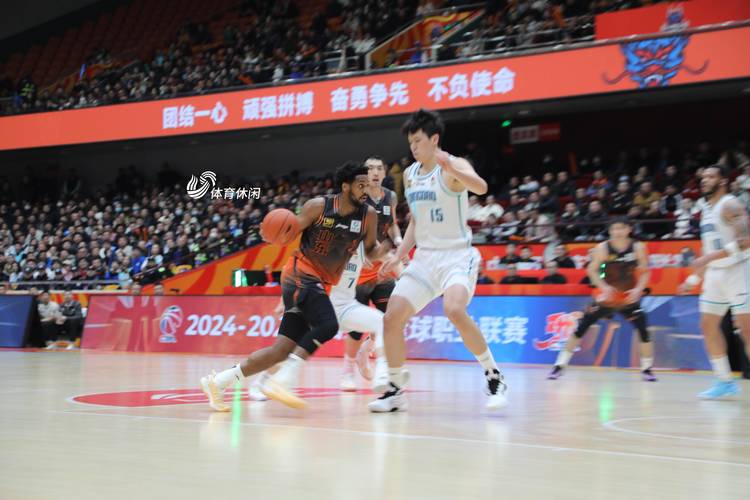 山东高速联盟抢断第一绝非浪得虚名，抢断上篮一条龙！1)