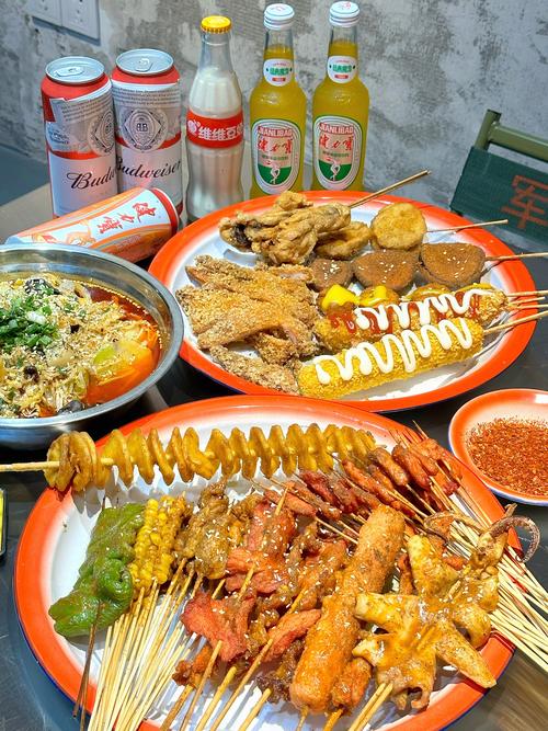 3个人花76元打卡大寨路夜市，红油冒菜、米线、炸串，真的香飞了