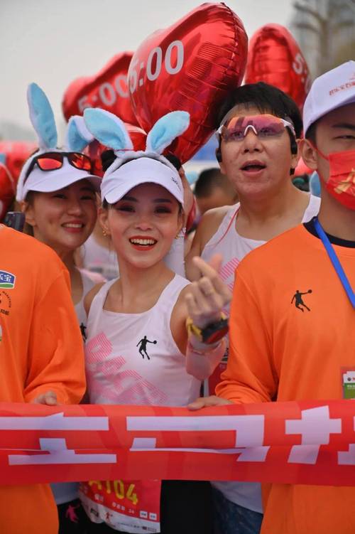 冲上热搜的马拉松“私兔”事件，揭开了社会最现实的一面！
