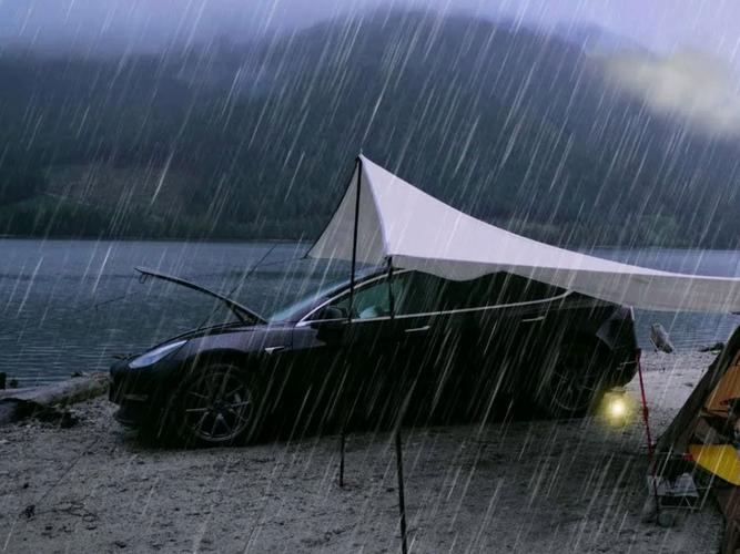 艰难露营，暴雨连绵两天