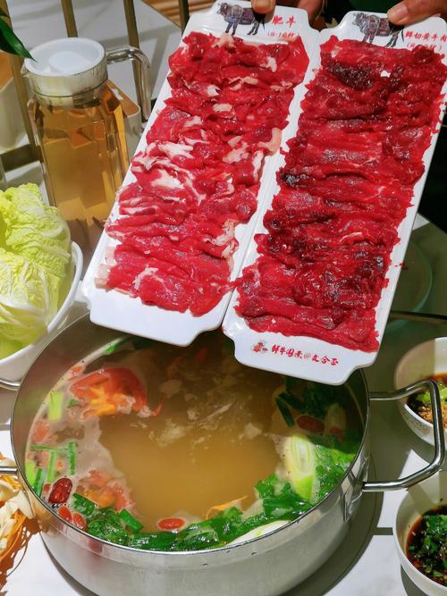 今天摘些蔬菜做个又麻又辣的牛肉火锅
