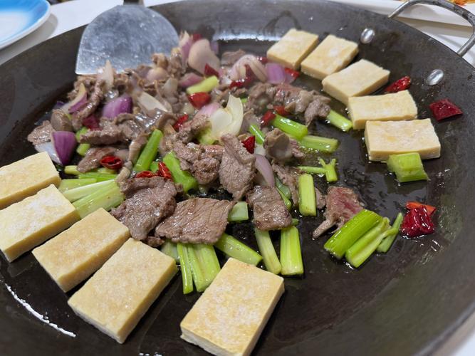 贵州大山深处的美食，99%的人没见过，一天不喝浑身难受