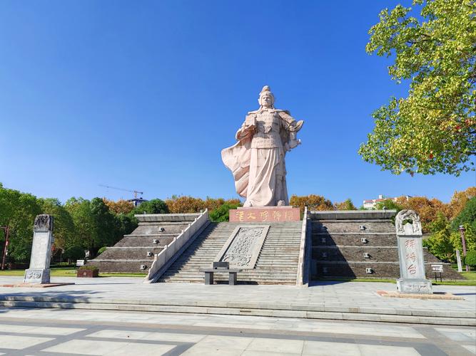 打卡汉中拜将台，感受古韵与现代交融的魅力！