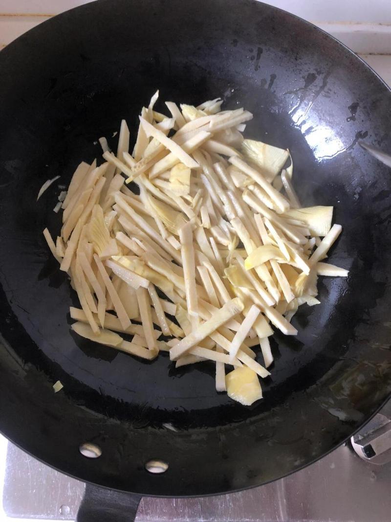 给竹笋焯水