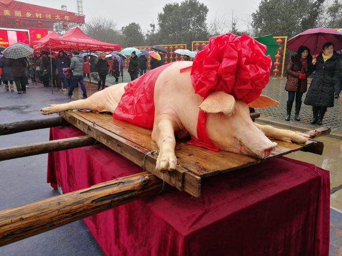 广东普宁深夜全猪宴，3小时卖完一头猪，潮汕人确实不爱睡觉