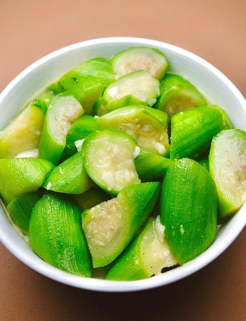 穷躺的人越来越多了，穷躺就要有穷躺的菜谱，穷躺菜谱22：炒丝瓜